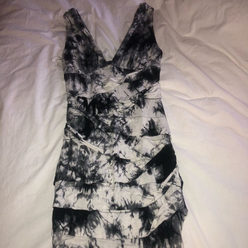 Tie dye v neck dress